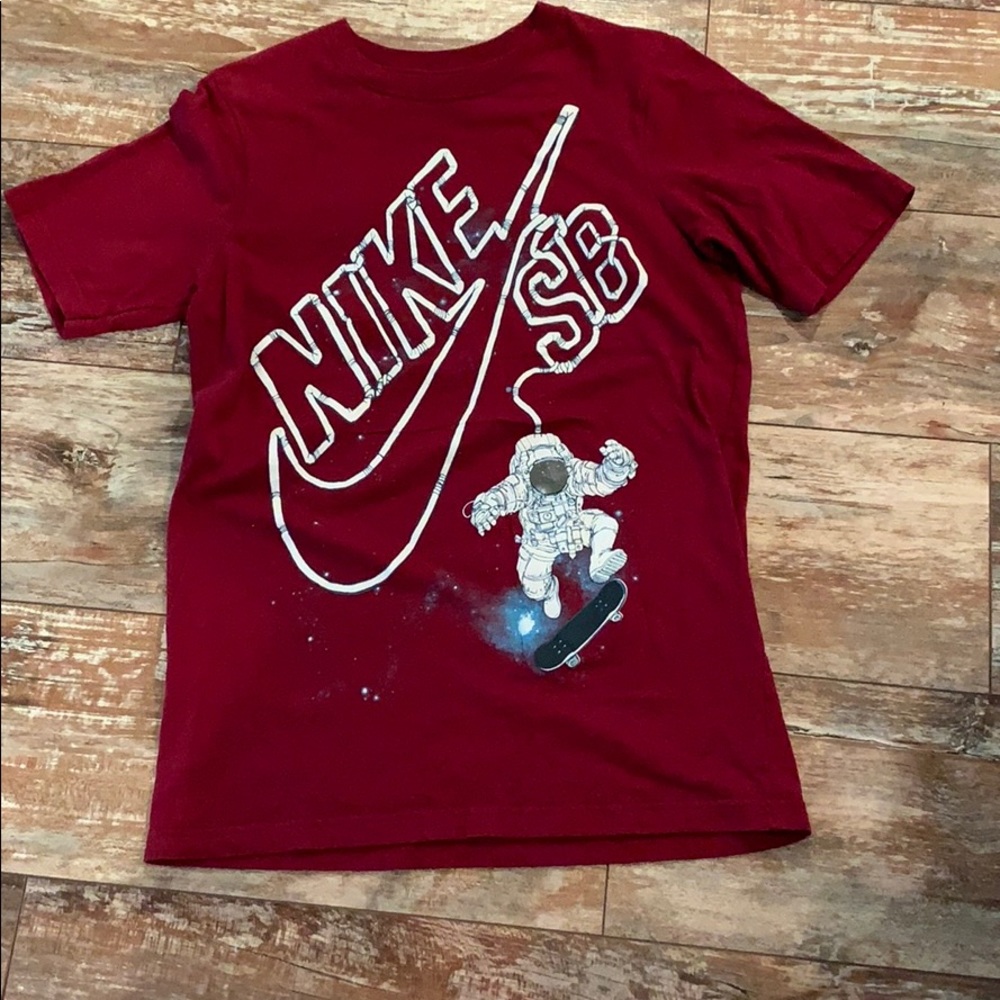 Boys XL Nike shirt